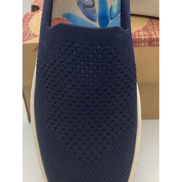Soltice Navy Blue Knit Slip On By Born Casual Comfort Shoes Sneakers Women Sz 6 - Picture 2 of 6